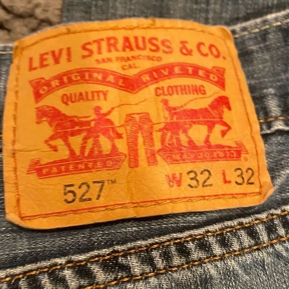 Levi’s Men’s Jeans Sz 32X32 Distressed